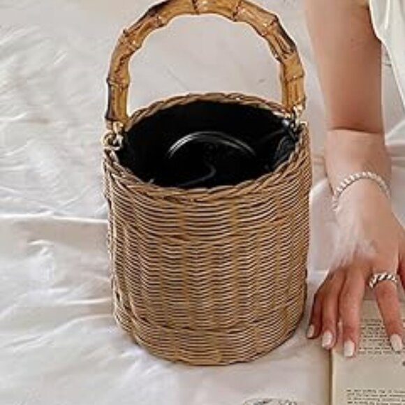 Neiman Marcus Rattan Straw Beach Bucket Bag - Picture 4 of 4